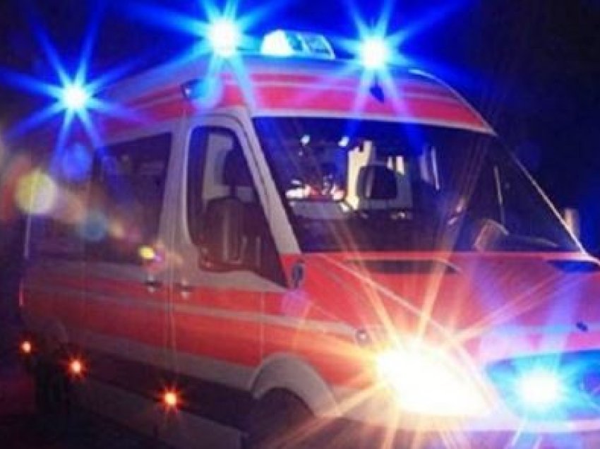 Aksident në Vlorë, makina humb kontrollin, plagoset pasagjeri