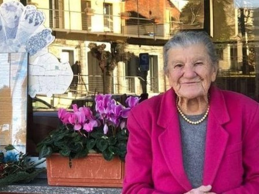 Njihuni me banakieren 99-vjeçare në Itali: As s’e kam menduar të heq dorë