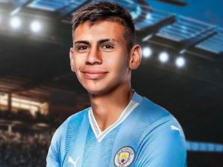 Manchester City siguron shërbimet e talentit argjentinas