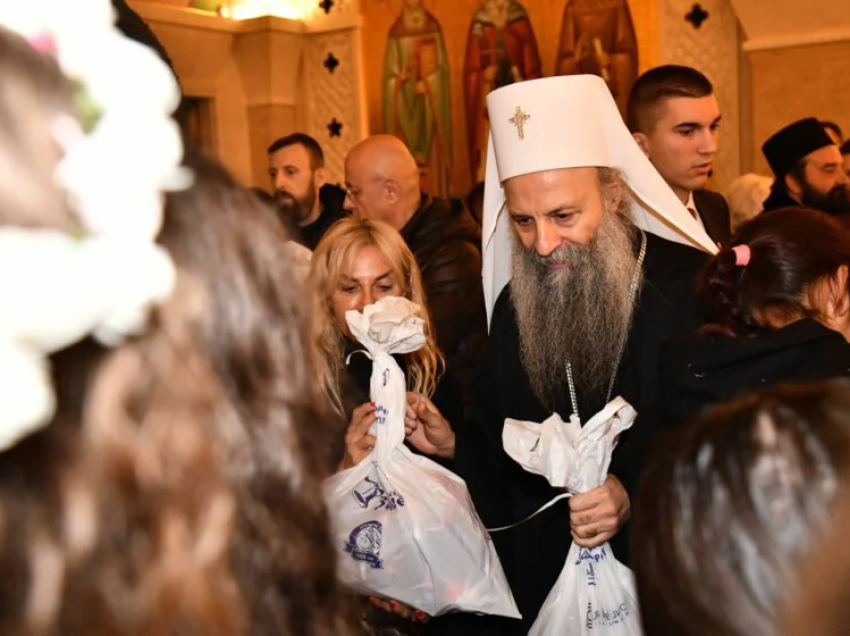 Patriarku serb Porfirije mbërriti në Patrikanën e Pejës