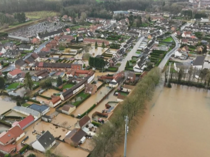 Moti i keq përfshin Europën! Një viktimë në Angli, përmbytje në Francë