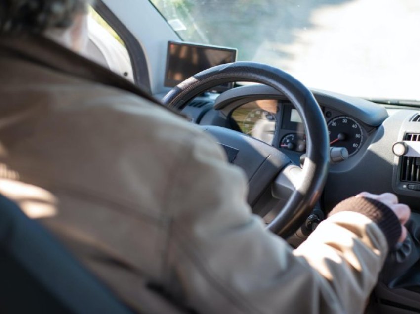 Disa ilaçe mund të dëmtojnë aftësinë e vozitjes së të moshuarve