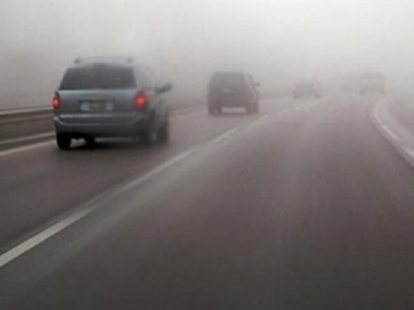 Mjegull në disa akse rrugore në Maqedoni, nuk ka ndalesa në pikat kufitare
