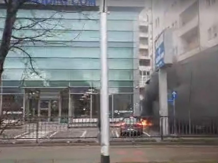 Zjarr në afërsi të një ndërtese në Fushë Kosovë