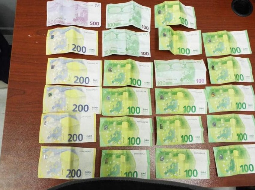 Gardianët parandalojnë futjen e 4 200 eurove brenda Qendrës së Paraburgimit në Prishtinë 