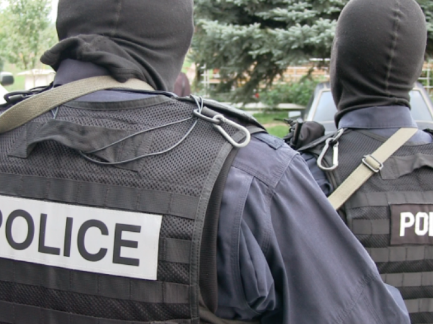 Njësia Speciale kontrolle në Mitrovicë: E kapin në flagrancë 39-vjeçarin me substanca narkotike