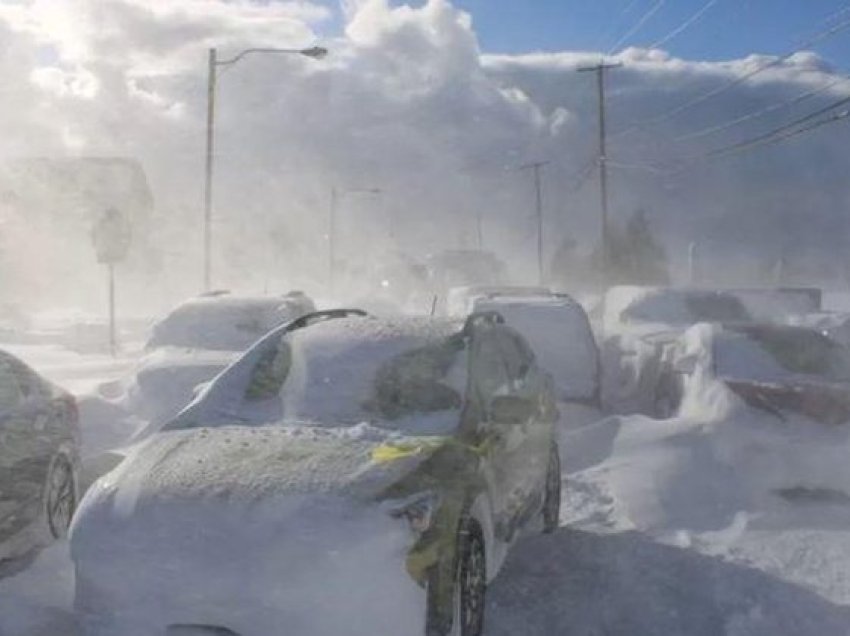 ‘Çmendet’ moti/ Ky vend goditet nga stuhi të forta dimri, raportohet për 3 të vdekur