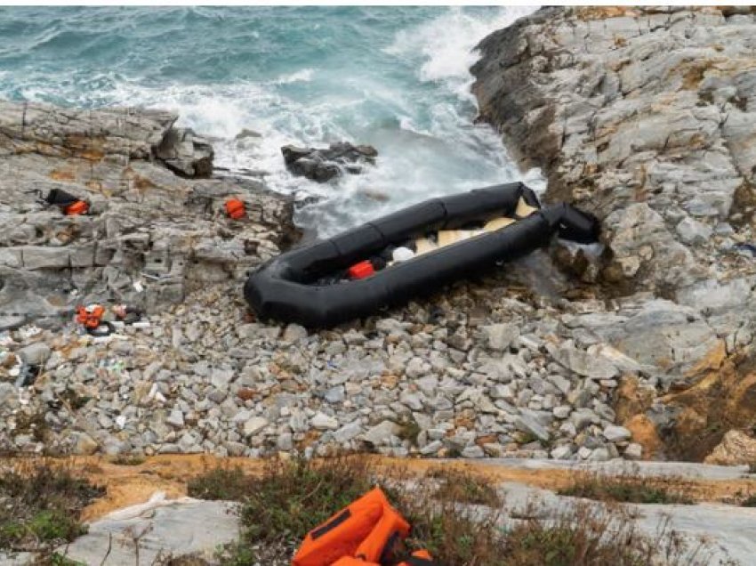Varka me emigrante përmbytet pranë ishullit në Greqi, të paktën 2 të vdekur