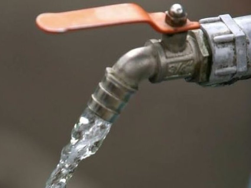 A është pijshëm uji i rubinetit? Flet drejtori i Ujësjellës Kanalizimeve