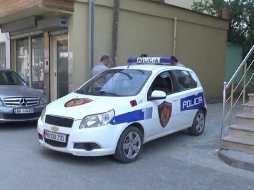 Lëvizi automjetin nga dogana e Kakavijës pa paguar detyrimet, arrestohet një 59-vjeçar