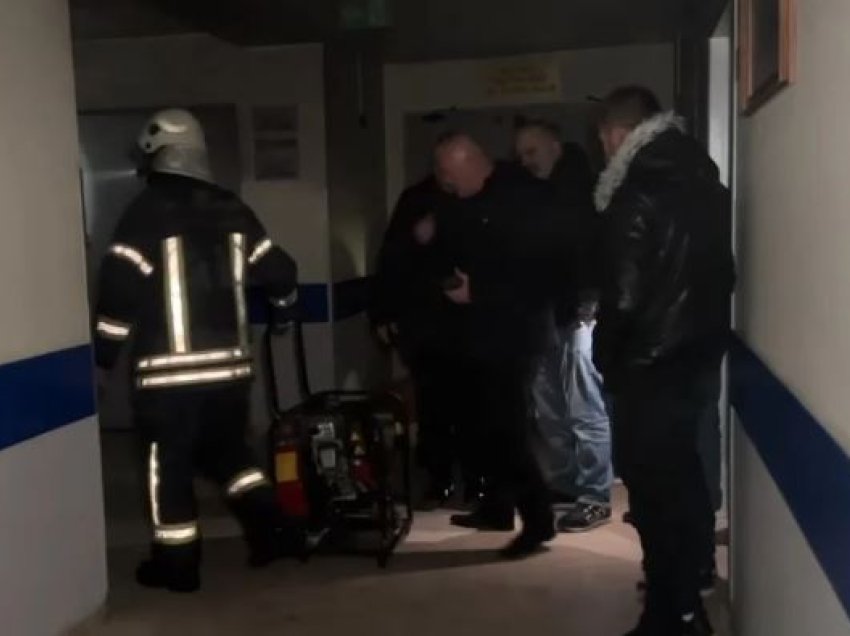 Zjarri në repartin e Kirurgjisë në Shkodër/ Zjarrfikësit shuajnë plotësisht flakët, ra si pasojë e një shkëndije elektrike