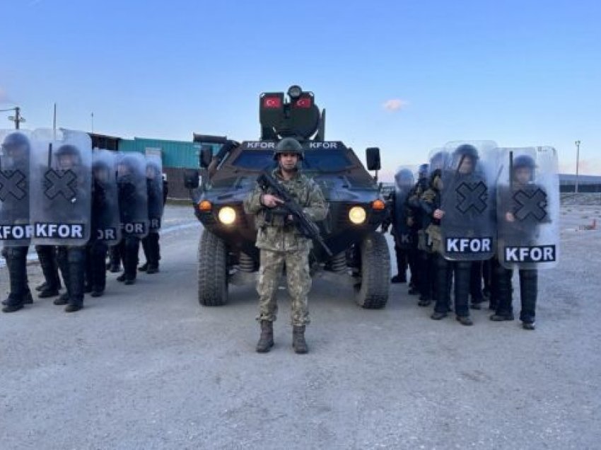 KFOR-i shpërndan foto të ushtarëve turq duke u stërvitur: Gjithmonë të gatshëm për operacione