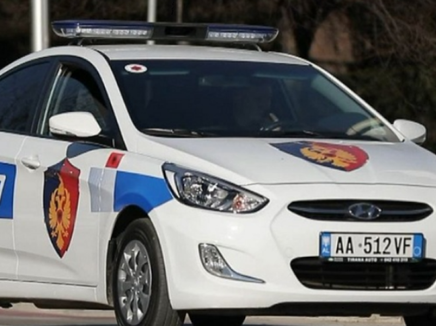 Dhunoi dhe kërcënoi me thikë një person, arrestohet 26 vjeçari në Elbasan
