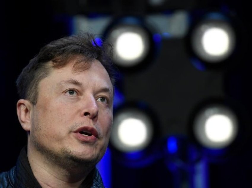 Elon Musk kërkon një tjetër pagesë të madhe nga Tesla