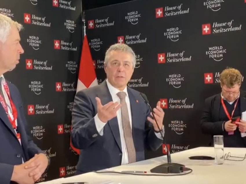 Shefi i diplomacisë zvicerane flet nga Davosi për raportet Kosovë - Serbi