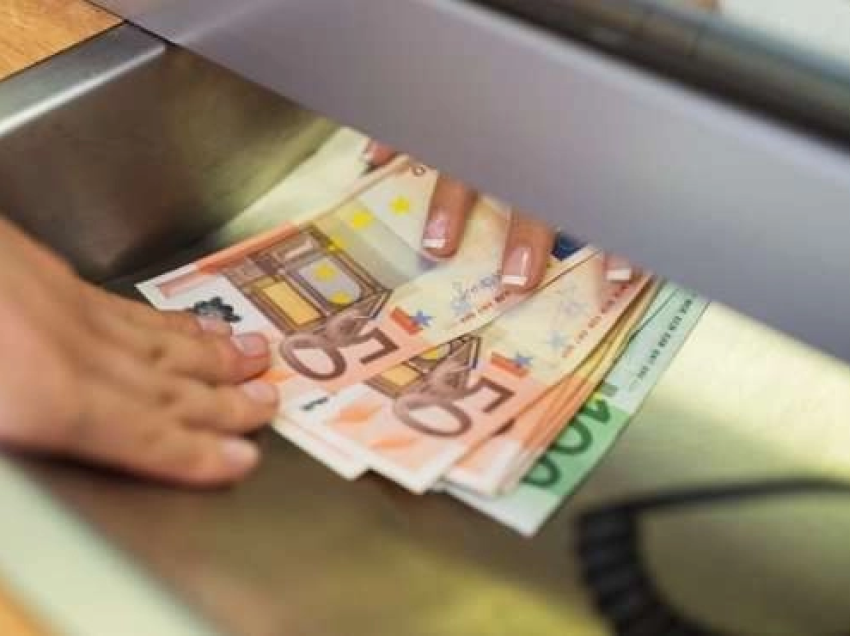 Deponohen mbi 2 mijë euro para të falsifikuara në Fushë-Kosovë