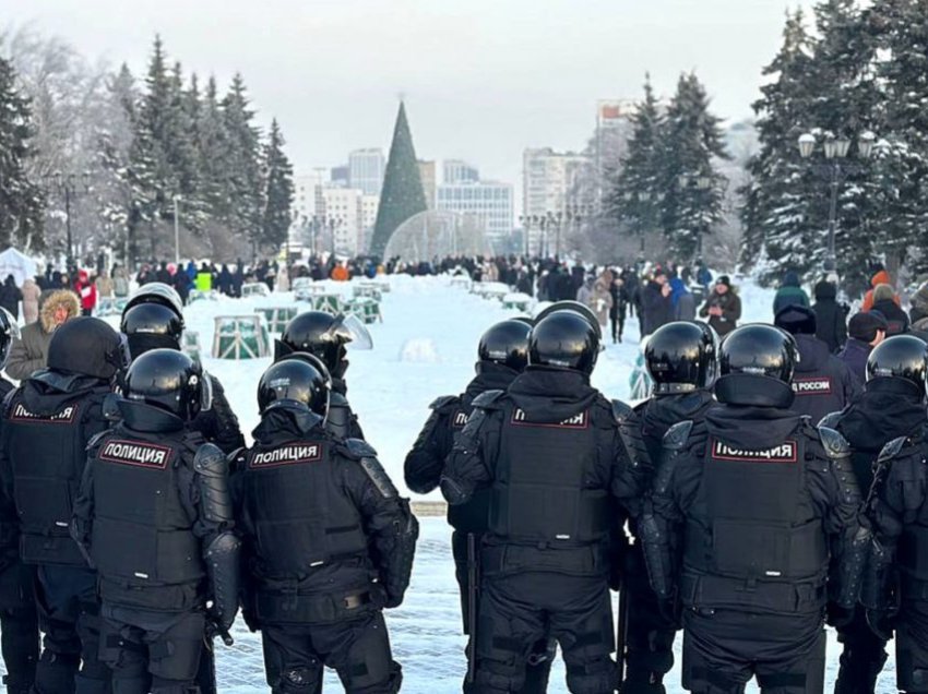 Protesta kundër Putinit në Rusi – Kremlini i cilëson ngjarje të vogla lokale