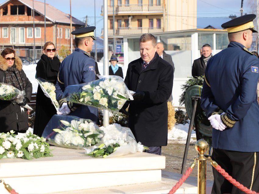 Shefi i BE-së në Kosovë: Rugova do të mbahet mend gjithmonë si njeri i përkushtuar ndaj paqes