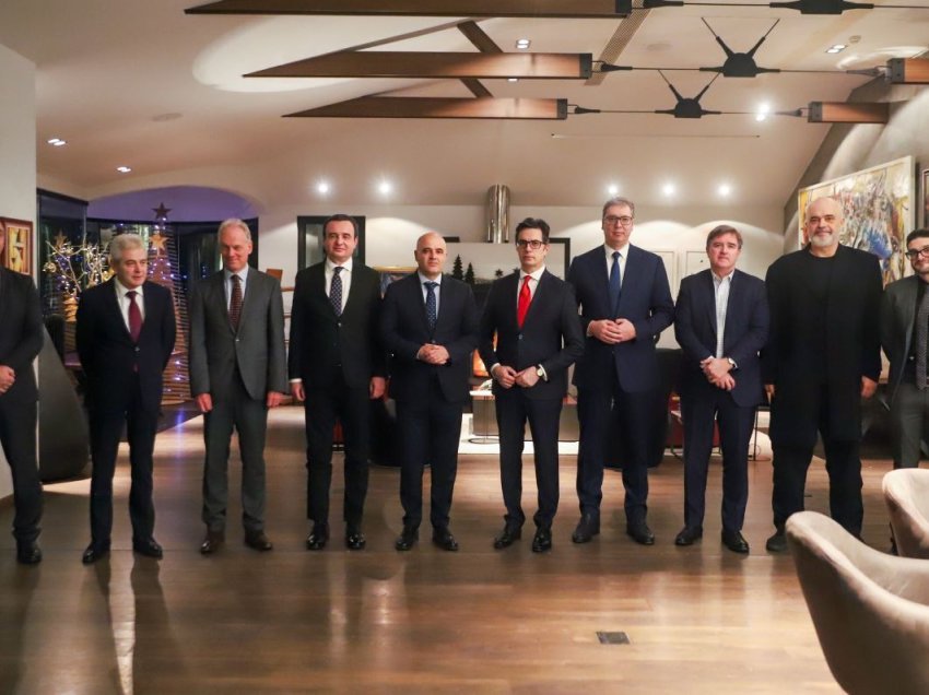 Publikohen fotografitë nga Shkupi: Kurti, Rama, Vuçiq dhe liderët e Maqedonisë së Veriut në darkë me O’Obrien