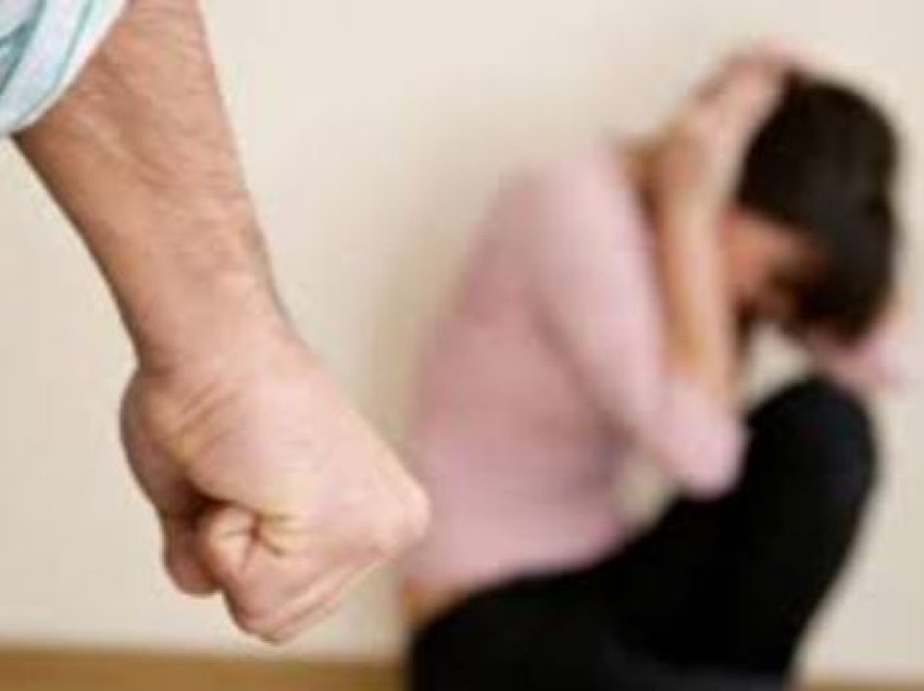 Dhunë në një familje në Gjakovë: 39-vjeçari e bën për spital bashkëshorten e tij, shkak xhelozia