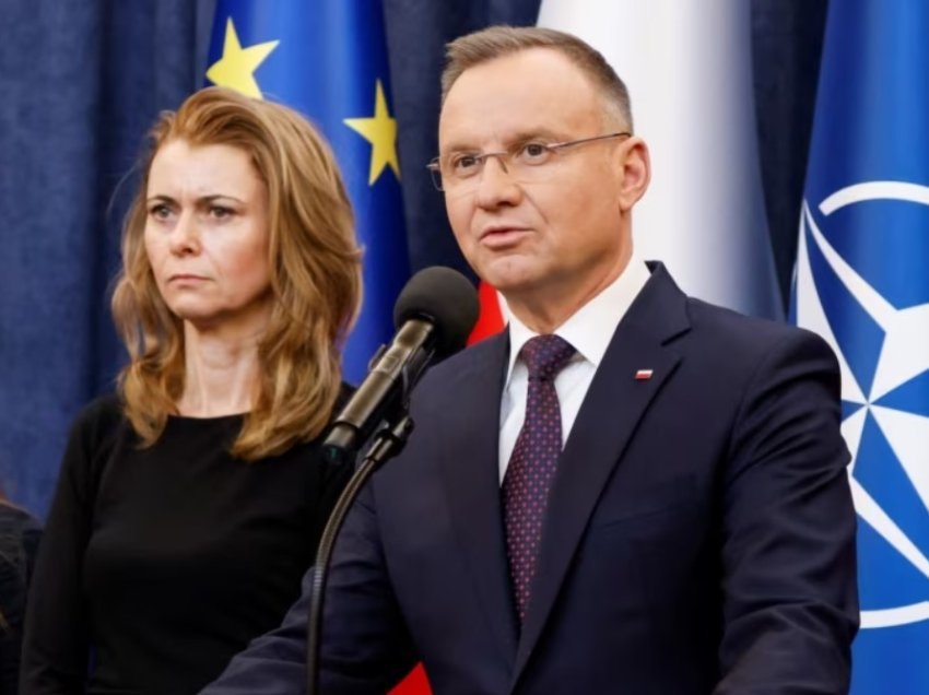 Poloni, presidenti fal dy ish anëtarët e burgosur të kabinetit qeveritar