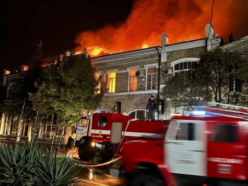 ​Zjarri shkatërron mbi 4 mijë vepra arti në Gjeorgji