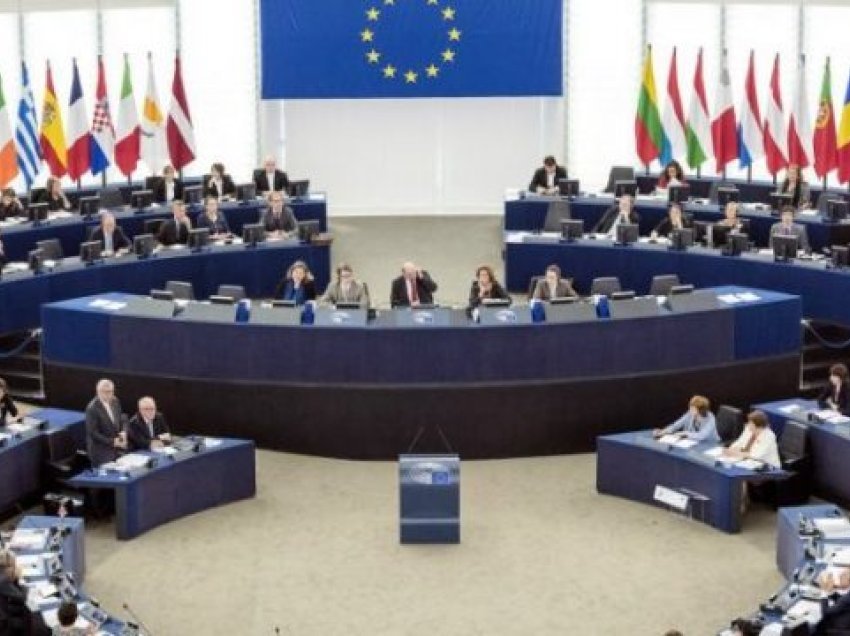 Demostat: Rezoluta e Parlamentit Evropian për zgjedhjet në Serbi do të jetë e ashpër