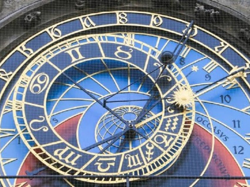 ​Ora më e vjetër astronomike në botë ende punon në zemër të Pragës