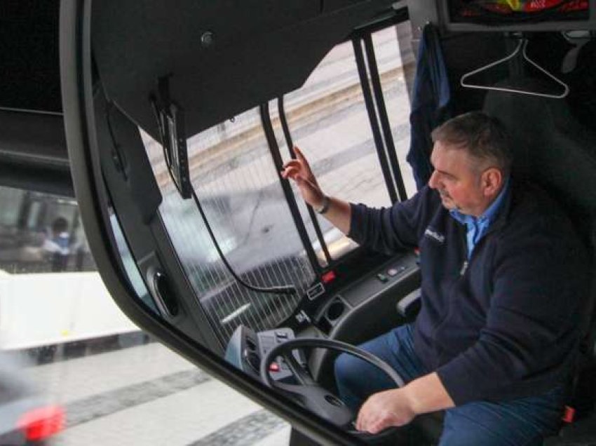 “Një ditë me shoferin e autobusit, Engjull Bajrami”, shtypi gjerman i kushton një storie të veçantë shqiptarit nga Kosova