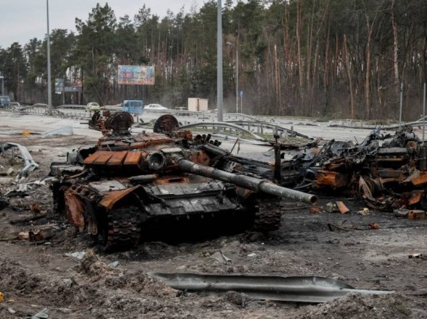 Ushtria ruse humbi 2600 tanke gjatë pushtimit të Ukrainës