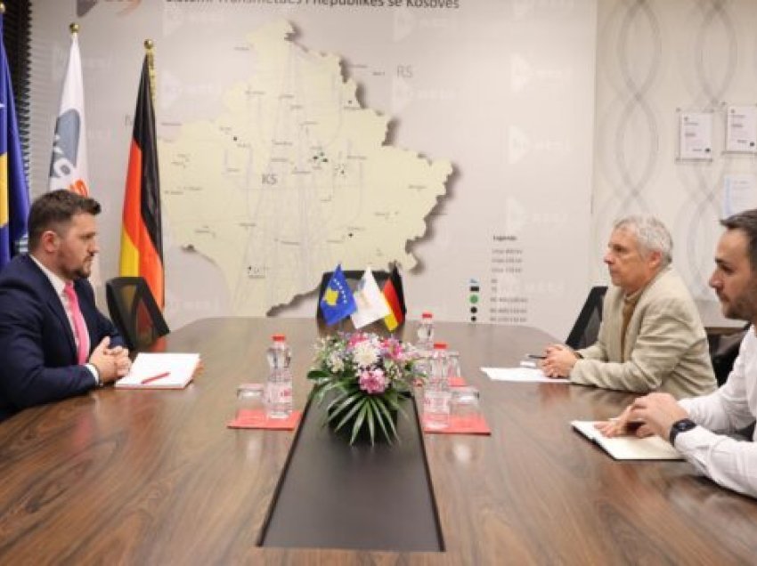 Ambasadori gjerman takohet me kryeshefin e KOSST: Integrimi i komunave veriore, hap i rëndësishëm