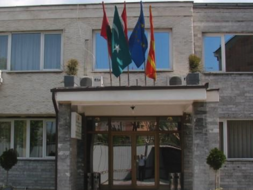 BFI: Zyrat e Myftinisë në Tetovë janë të uzurpuara nga persona të panjohur dhe jo të punësuar në të