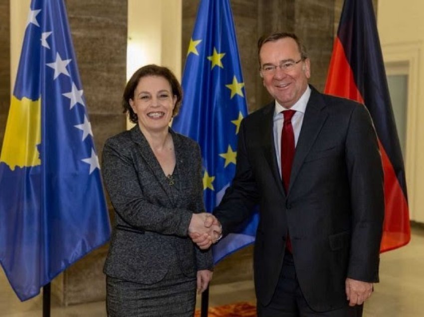 ​Gërvalla e njofton ministrin gjerman të Mbrojtjes për veprimet kërcënuese të Serbisë