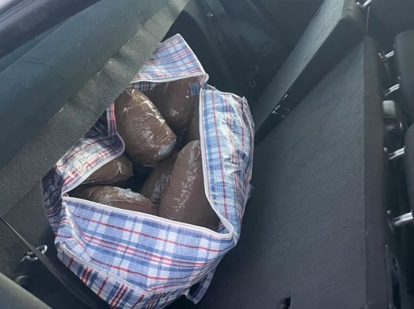 Me 11 kilogramë kanabis tentoi t’i shmanget policisë, arrestohet i dyshuari
