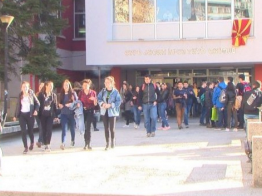 Rrëshqitja e dheut, 400 nxënës në Pirok të Bogovinës shkojnë më frikë në shkollë
