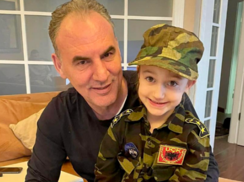 Limaj publikon fotografi me vajzën e tij të vogël e veshur me uniformë të UÇK-së