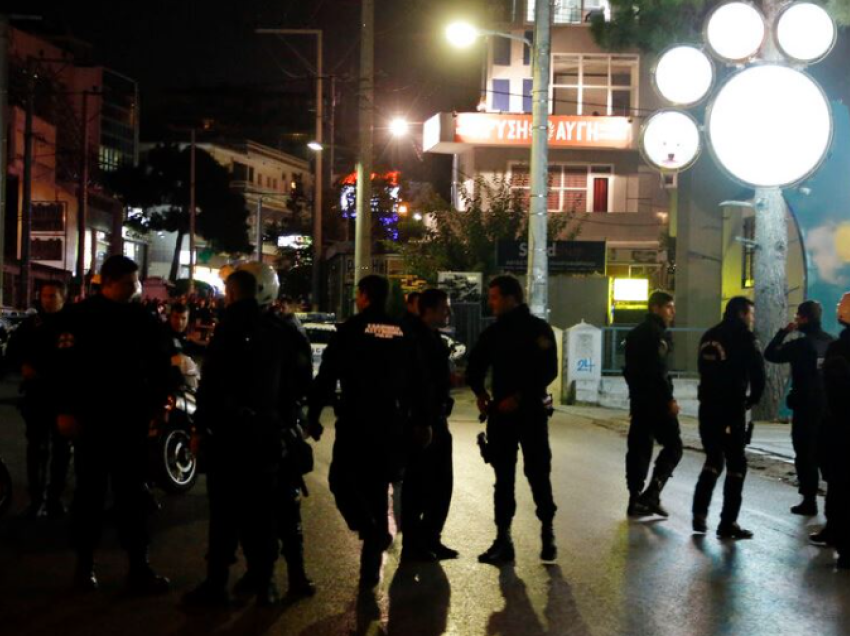 Shqiptari në Greqi i hyn partneres nga dera e ballkonit dhe e godet në kokë, arrestohet