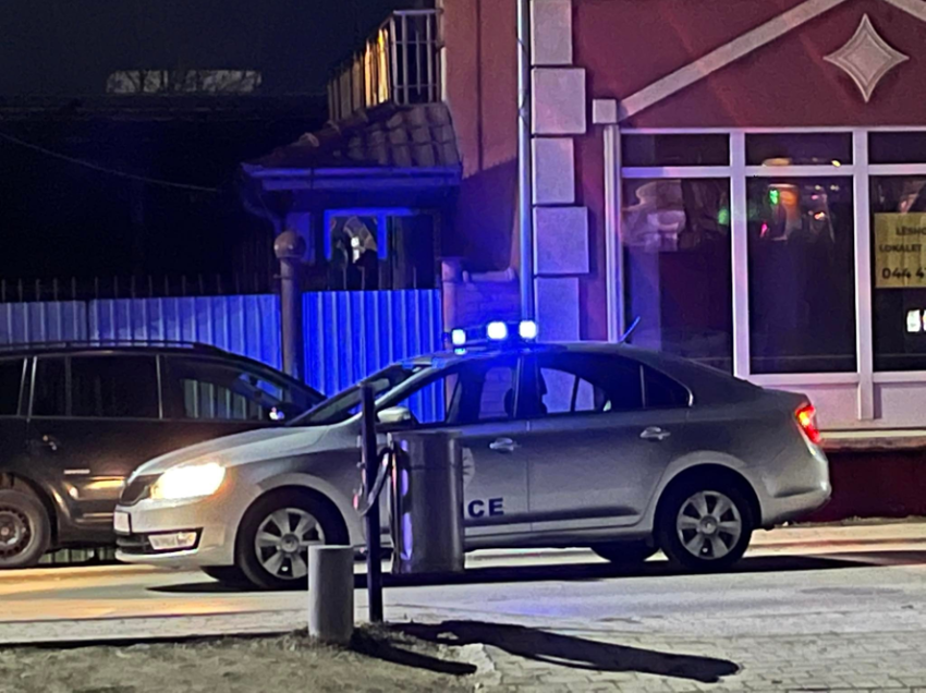 Plas sherri në Mitrovicë: Pesë persona të arrestuar, konfiskohen tri armë zjarri