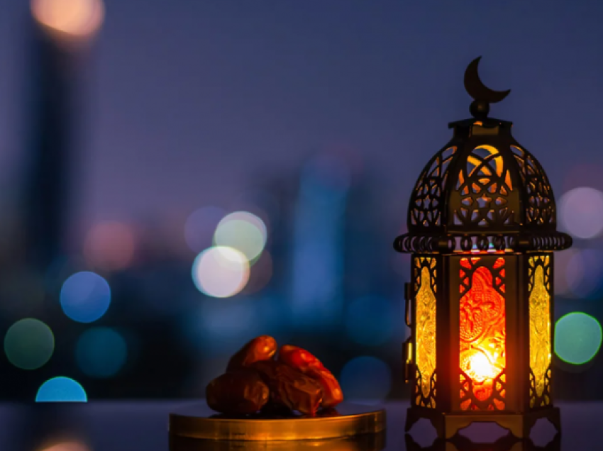 Shtatë pyetje në lidhje me muajin e shenjtë të myslimanëve qe duhet t’i dini
