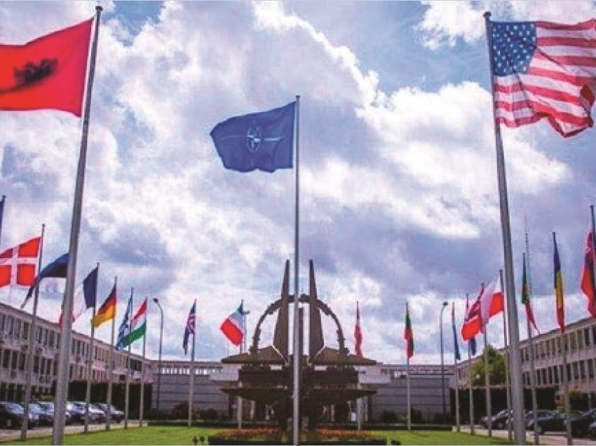 Baza ajrore e NATO-s në Kuçovë duhet të jetë diçka më shumë se thjesht një bazë ushtarake - të paktën simbolikisht!