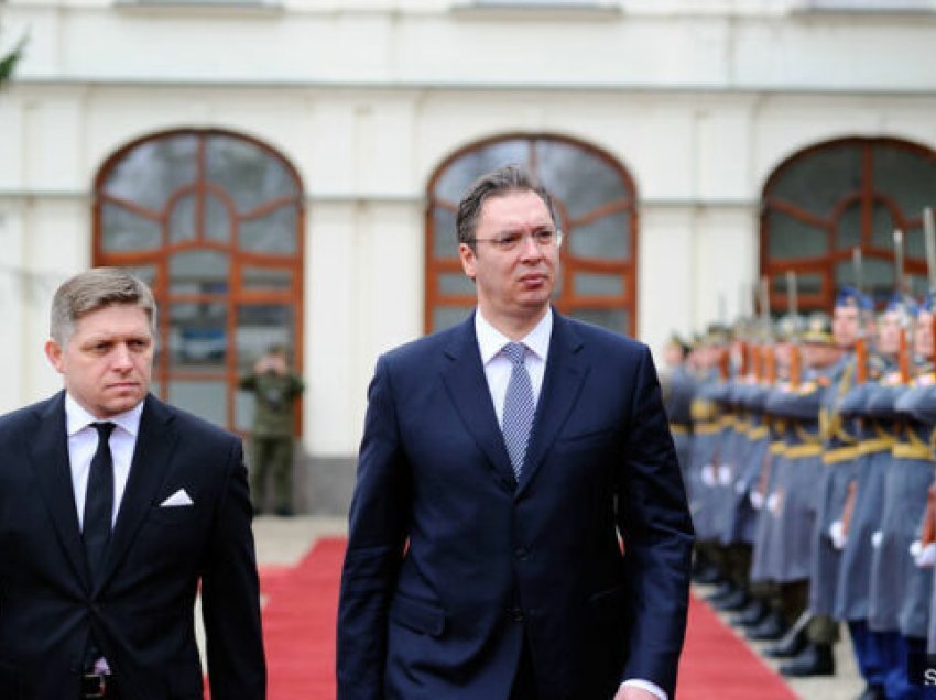 Kryeministri prorus sllovak që tha se s’e njeh Kosovën, ka një paralajmërim për Serbinë
