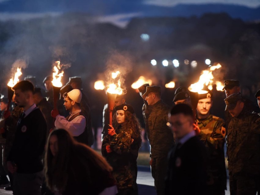 ​Nata e Zjarreve në Prekaz, ndizen flakadanët e lirisë