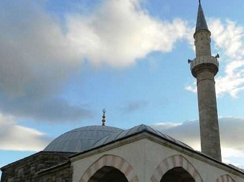 Vjedhje e rëndë në një xhami në Gjilan, Policia nis hetimet