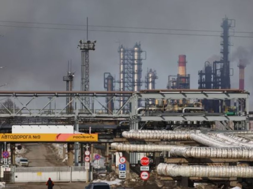SBU-ja e Ukrainës, prapa sulmeve ndaj rafinerive ruse të naftës