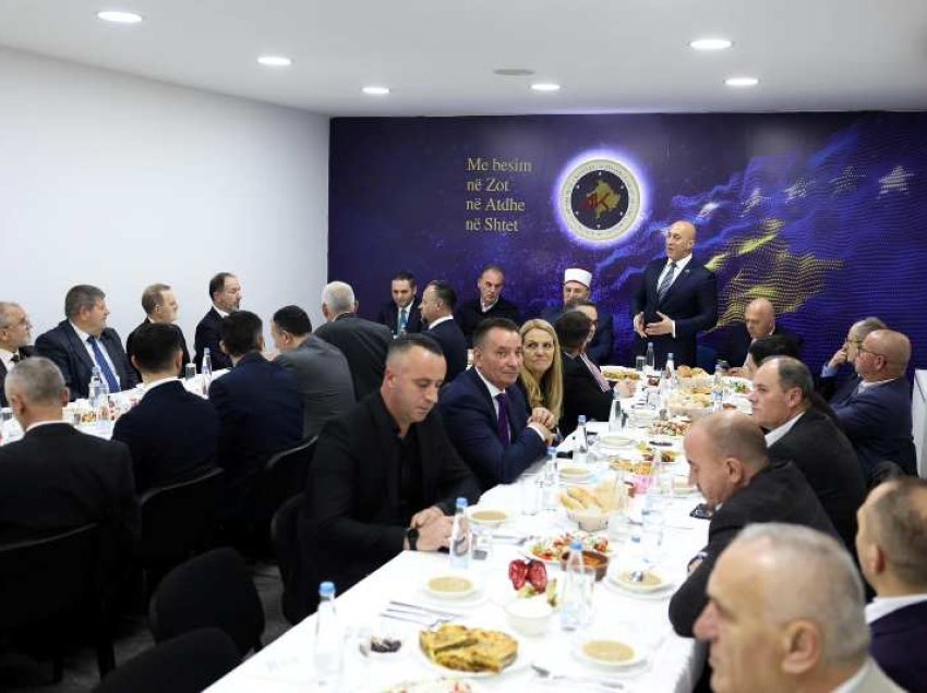 Haradinaj shtron iftar në AAK për Bashkësinë Islame të Kosovës