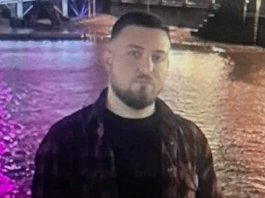 Një shqiptar theret me thikë në Londër – U gjet i vdekur në veturë, policia jep detajet e fundit