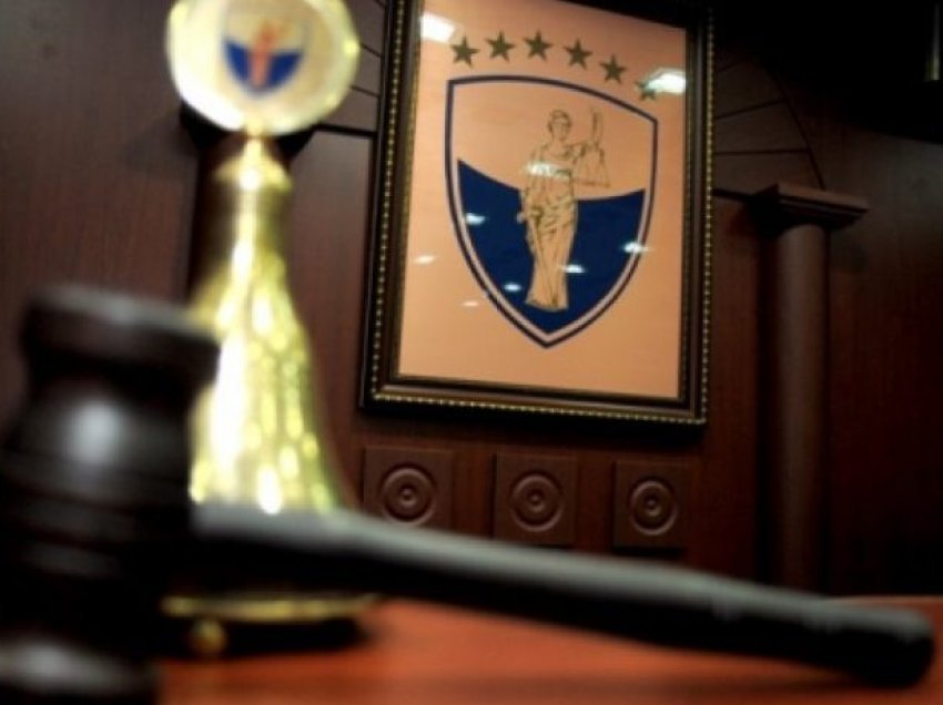 Gjykata Kushtetuese mban konferencë, e pranishme edhe ministrja Haxhiu