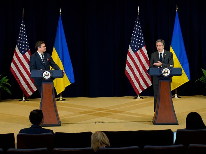 Blinken flet me Kulebën, nënvizon mbështetjen e ShBA-së për sovranitetin e Ukrainës