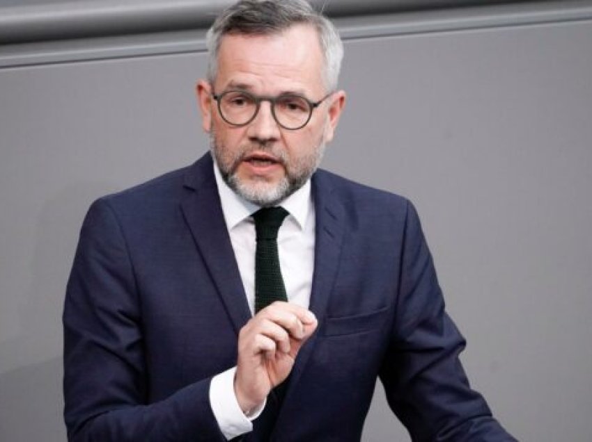 Deputeti gjerman me kritika të ashpra ndaj SHBA-së: S’është fer që u shtuan ekstra kushte ndaj Kosovës për t’u anëtarësuar në KiE