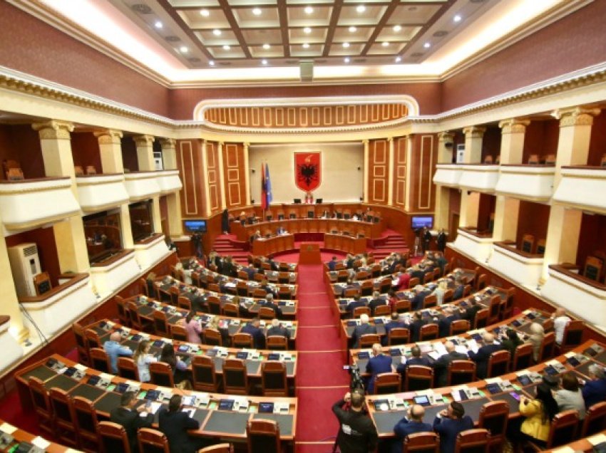 Ujdia për normalitet në Parlamentin e Shqipërisë, vendimin e mirëpresin ambasadat e huaja